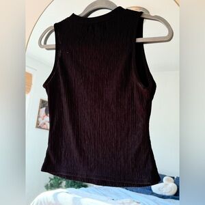 Source Unknown Black Textured Sleeveless Blouse – Size Unknown (See Measurements